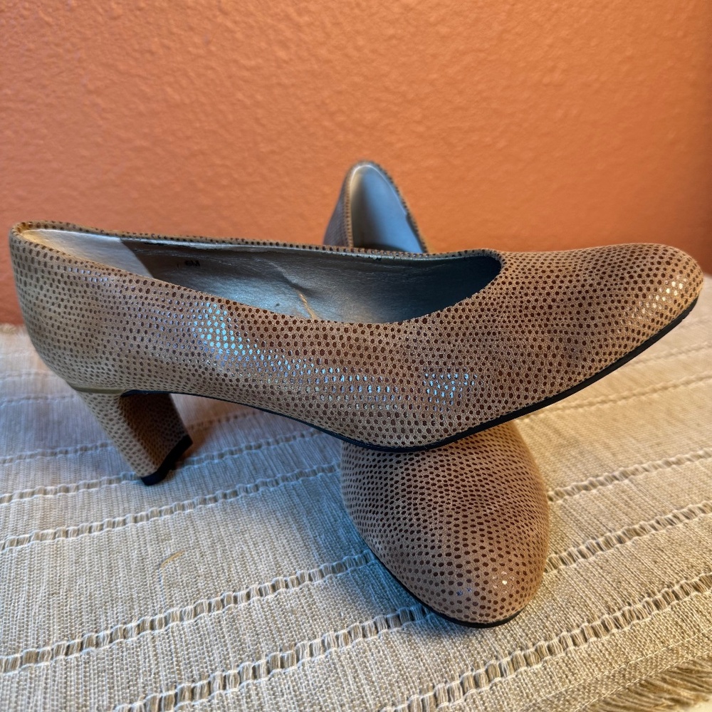 Vaneli pumps - Picture 1 of 10